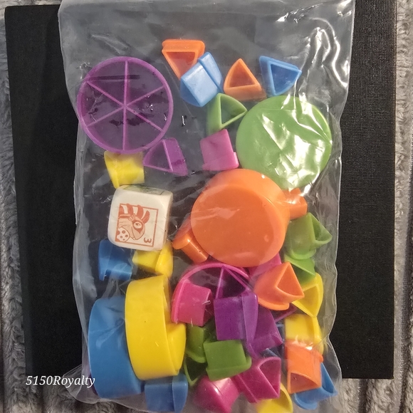 Blizzard's World of Warcraft Vintage Trivial Pursuit Game Hasbro New in open Box - Picture 15 of 16